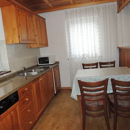Apartma Lesjak 1 *