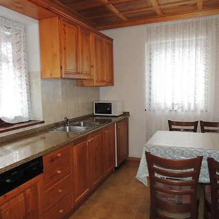 Apartment Apartma Lesjak 1