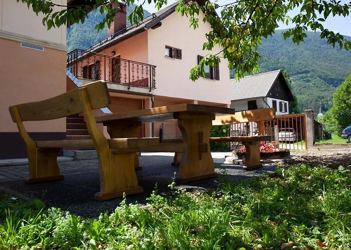 Apartma Lesjak 1 Apartment