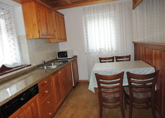 Apartma Lesjak 1 *